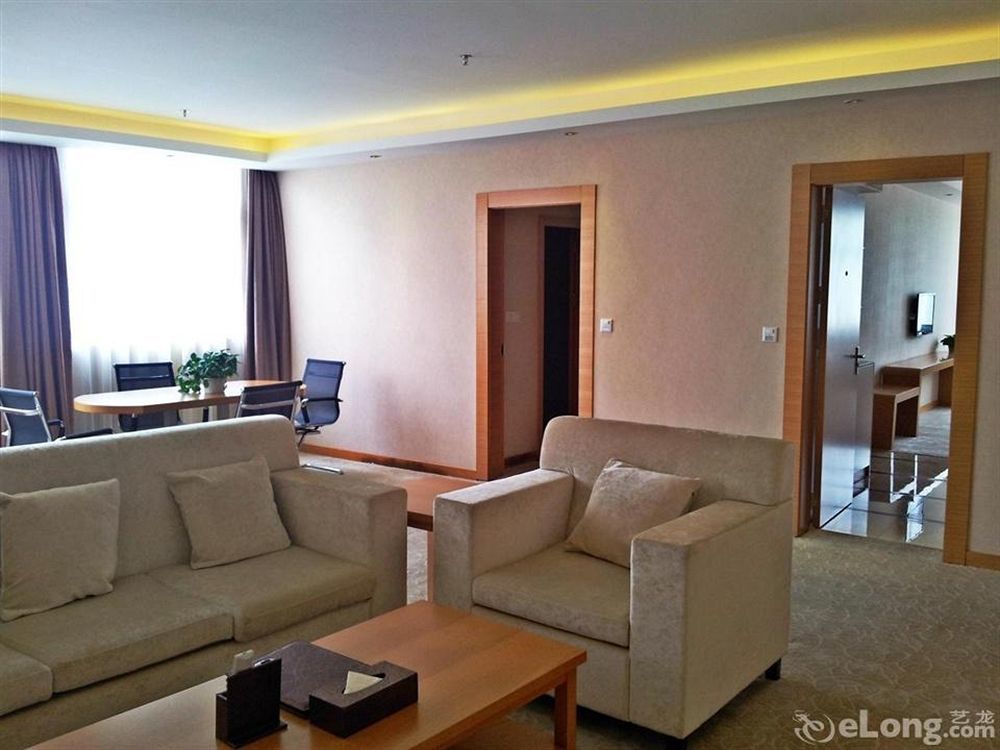 Shenzhen Huamao Aviatic Hotel Exterior photo
