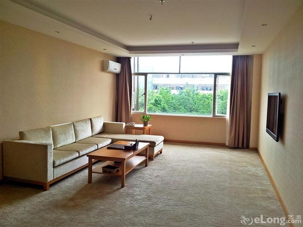 Shenzhen Huamao Aviatic Hotel Exterior photo
