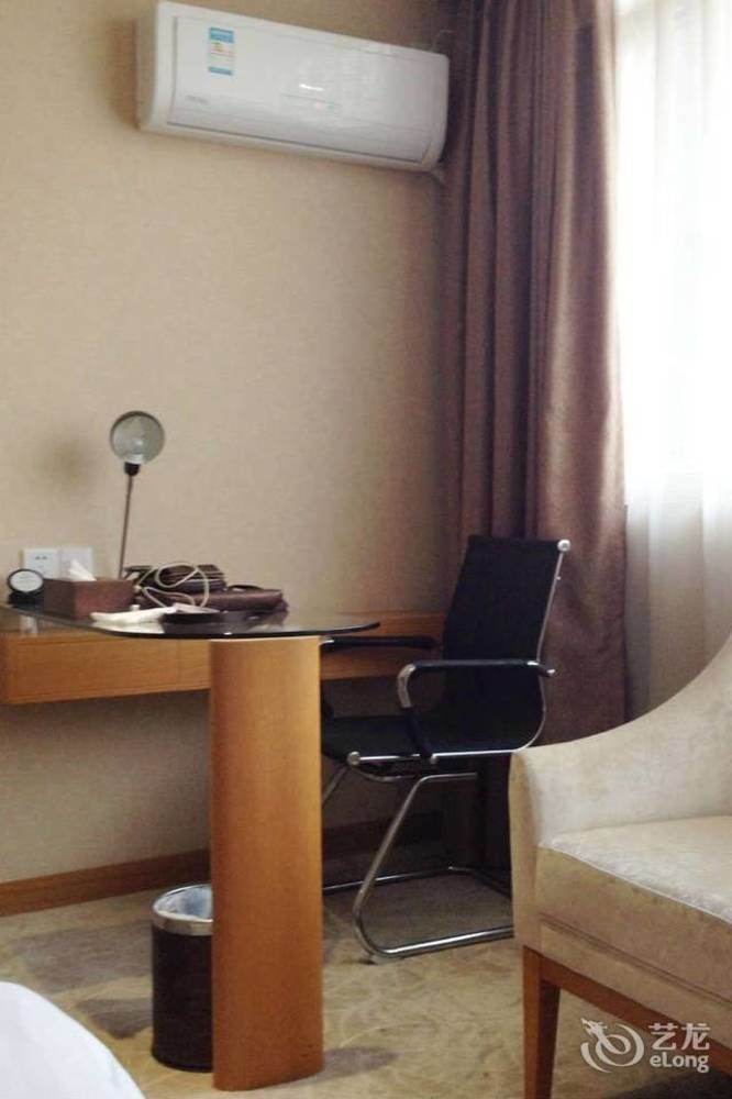 Shenzhen Huamao Aviatic Hotel Exterior photo