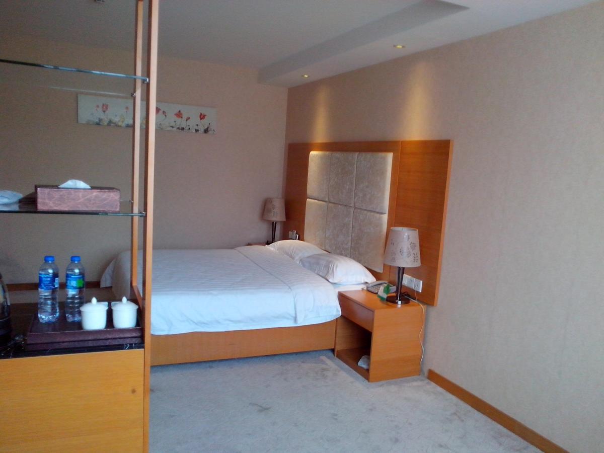 Shenzhen Huamao Aviatic Hotel Exterior photo