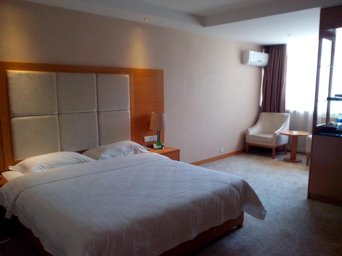 Shenzhen Huamao Aviatic Hotel Exterior photo