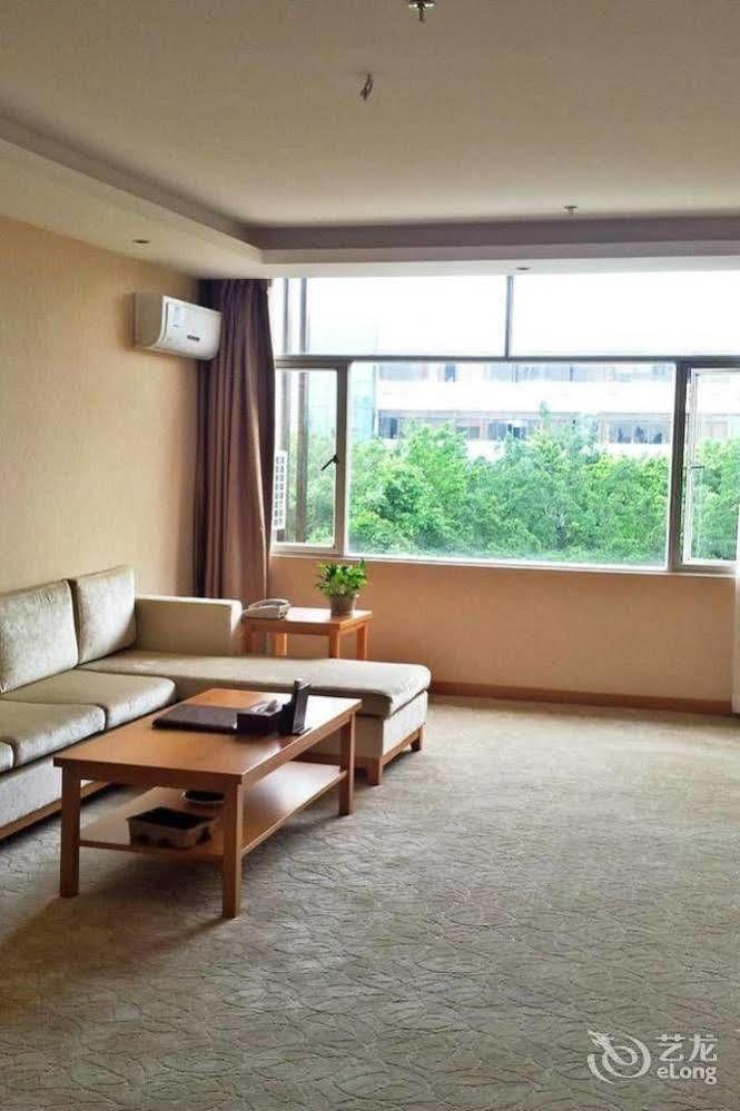 Shenzhen Huamao Aviatic Hotel Exterior photo