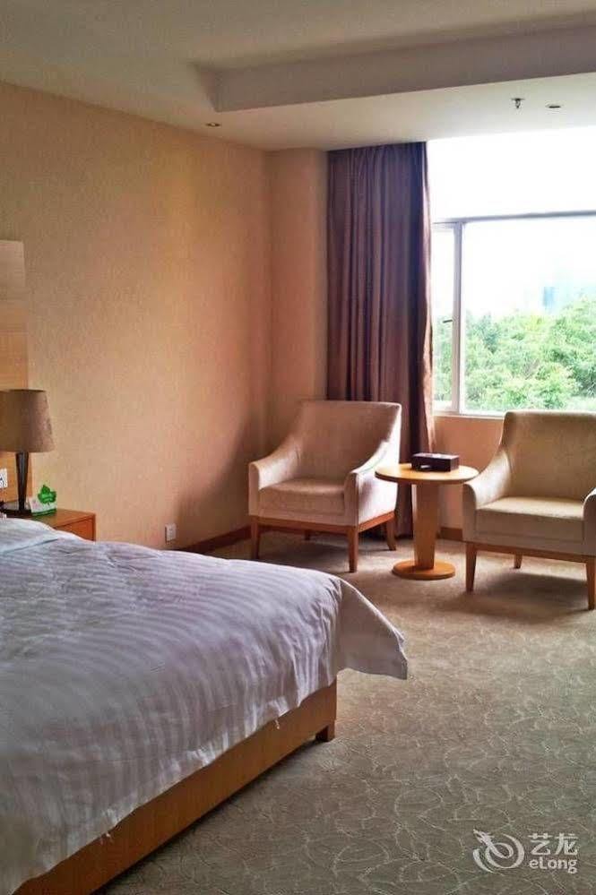 Shenzhen Huamao Aviatic Hotel Exterior photo